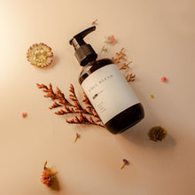 Load image into Gallery viewer, Whee's Special Blend Bath Oil